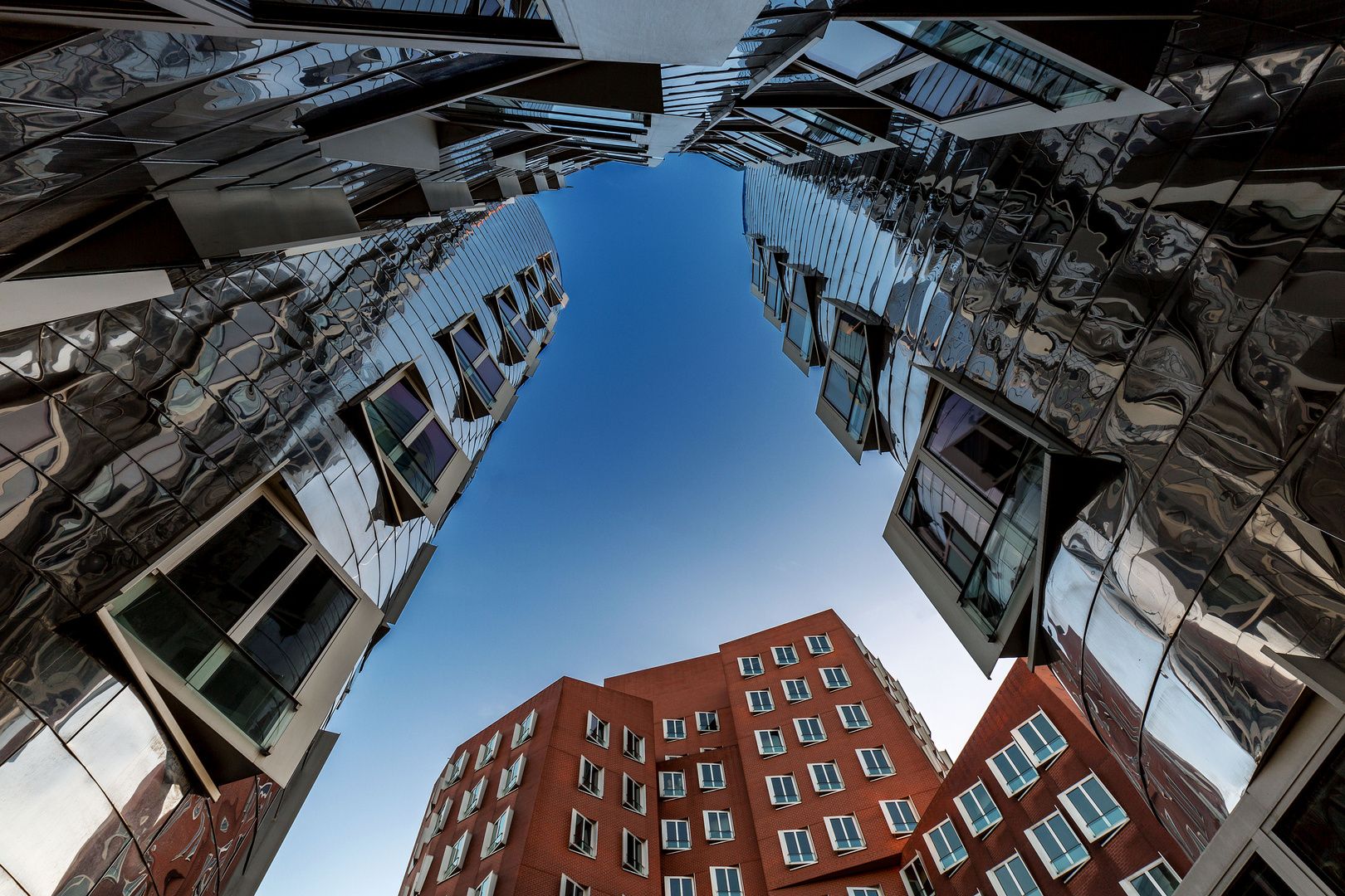 ARCHITEKTUR IN DEUTSCHLAND: 6 der spektakulärsten Gebäude Deutschlands